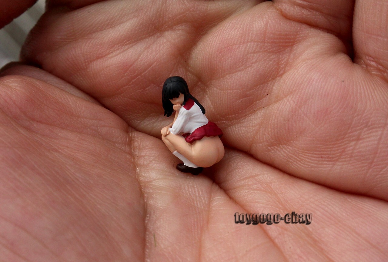 MINIATAURE 1/64 artist's RED JK girl KIT Fit 1:64 CAR street stand Diorama