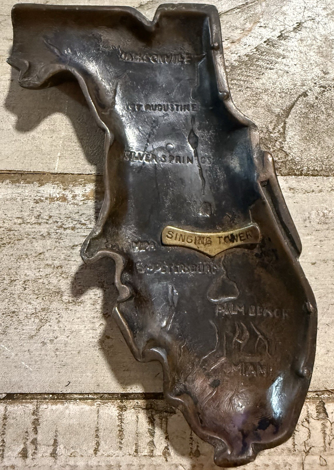 Rare SINGING TOWER Florida State Shaped Souvenir Pin Tray Cast Iron c1930