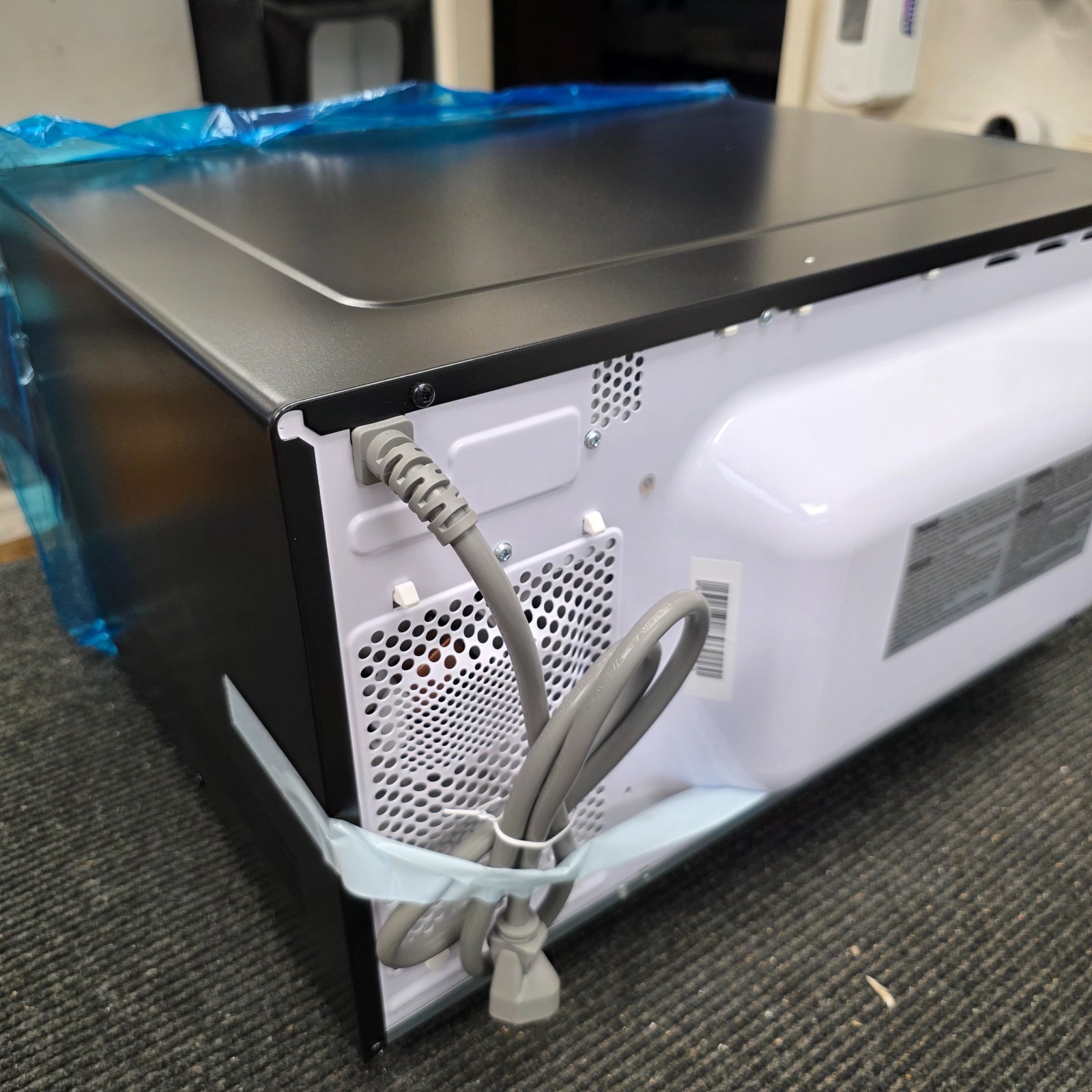 GE 1.6 Cu. Ft. Countertop Microwave Oven | GCST16S1WSS | NOB