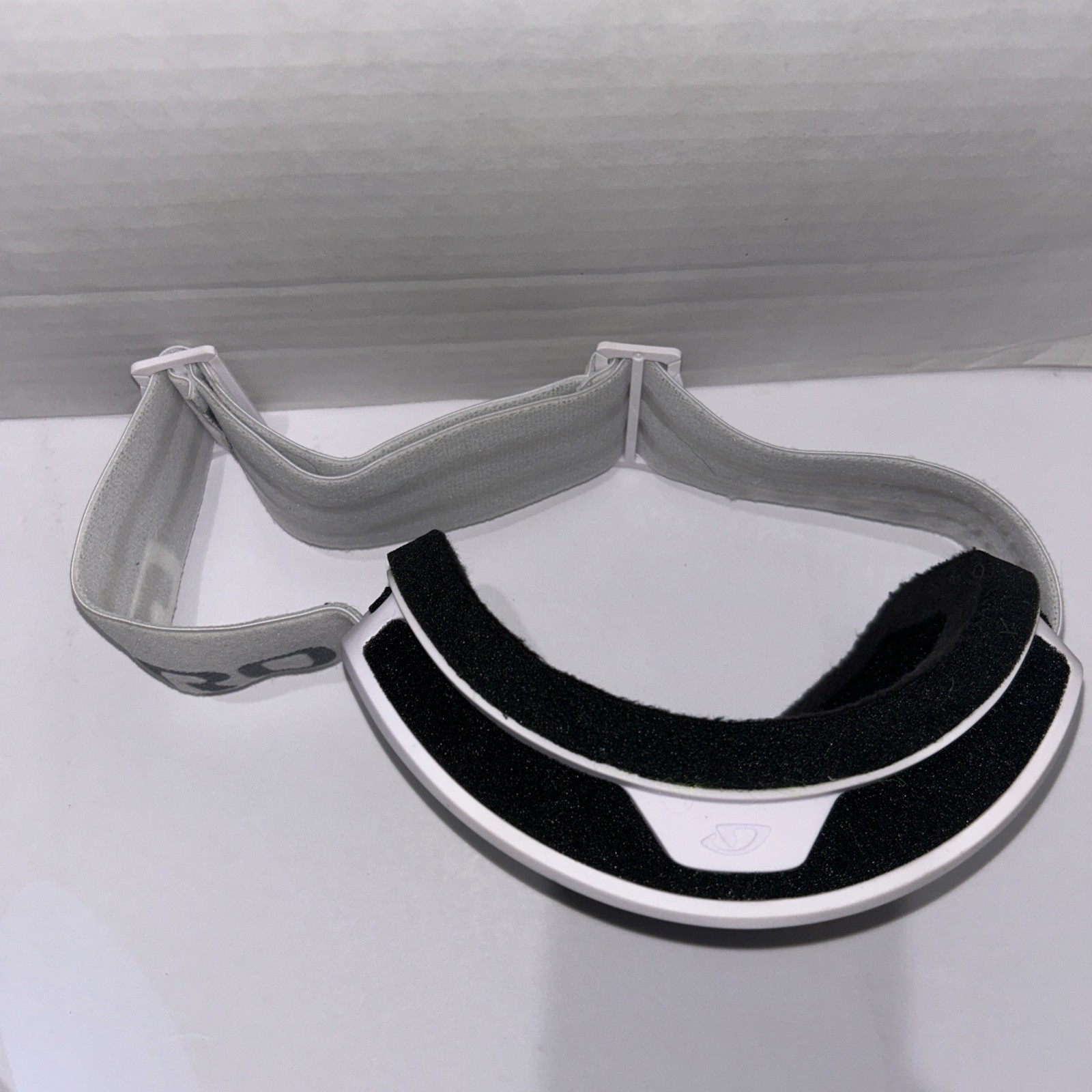 Giro Cruz Adult Snow Sports Goggle White Frame, Loden Green Lens