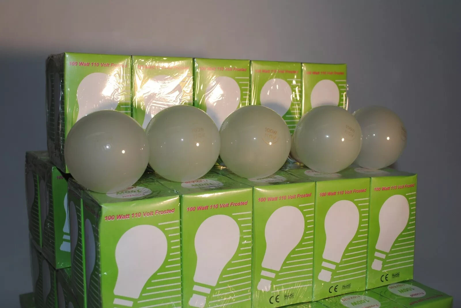 100 watt light bulbs Qty20