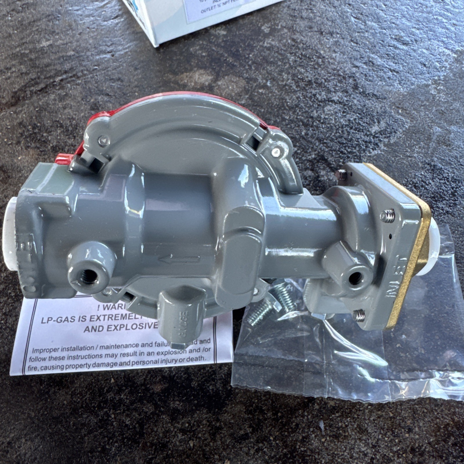 Cavagna Kosan 988HP-05 1st Stage Propane Regulator Outlet 1/2" NPT Inlet POL