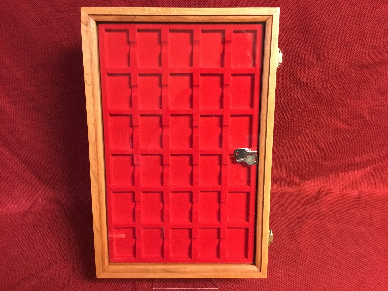 Zippo lighter cherry wood display case with 30 compartment holder