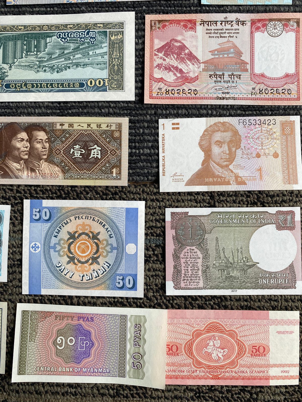 25 Different Banknotes from 25 Countries UNC - Collectible World Currency Lot