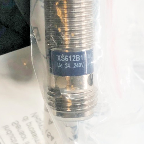 New Telemecanique XS612B1MAU20 Inductive Proximity Switch 24-240V