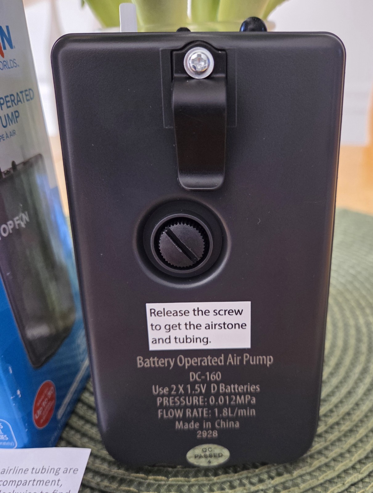 Top Fin Battery Operated Air Pump. Includes 19" Airline Tubing & Air Stone NEW