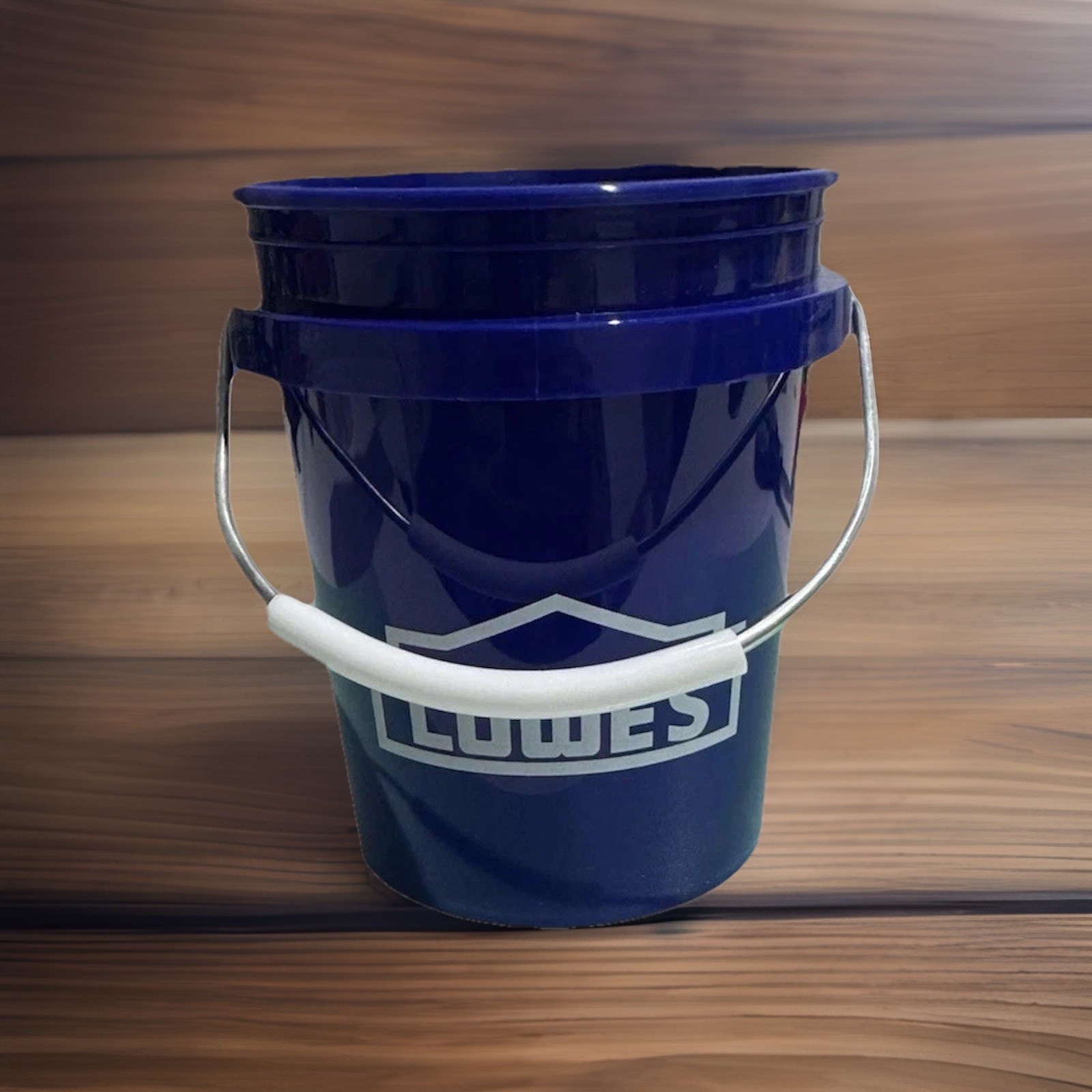 Lowe's 0.5-Quart BPA-Free Mini Paint Bucket 🪣