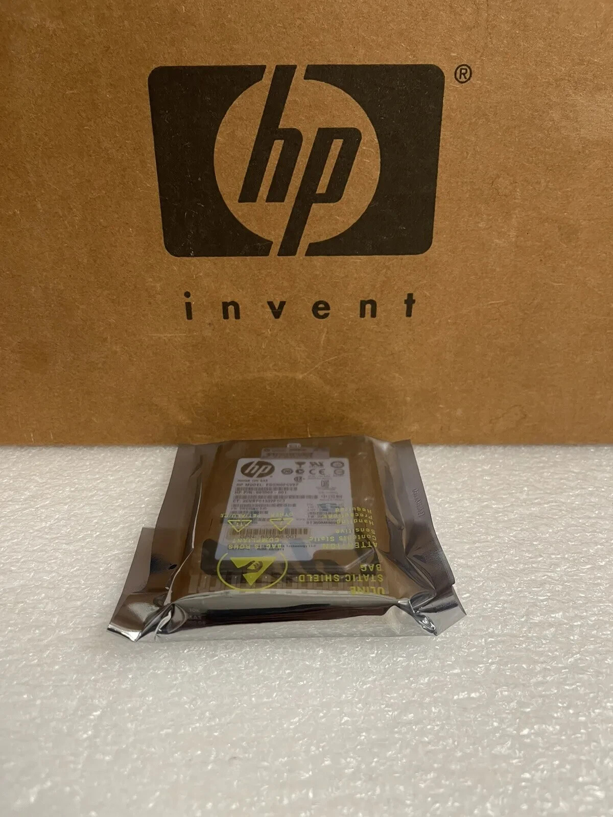 HP EH0300FBQDD / 627114-002 300GB 15K 2.5" 6G SAS HARD DRIVE G8 G9 9SW066-035