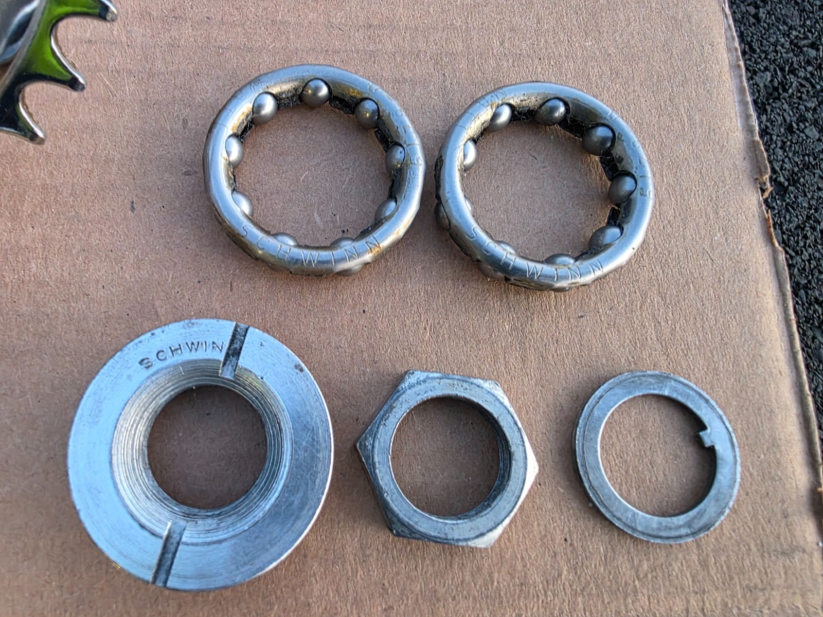 VINTAGE SCHWINN STINGRAY JUNIOR CRANK SET WITH HARDWARE