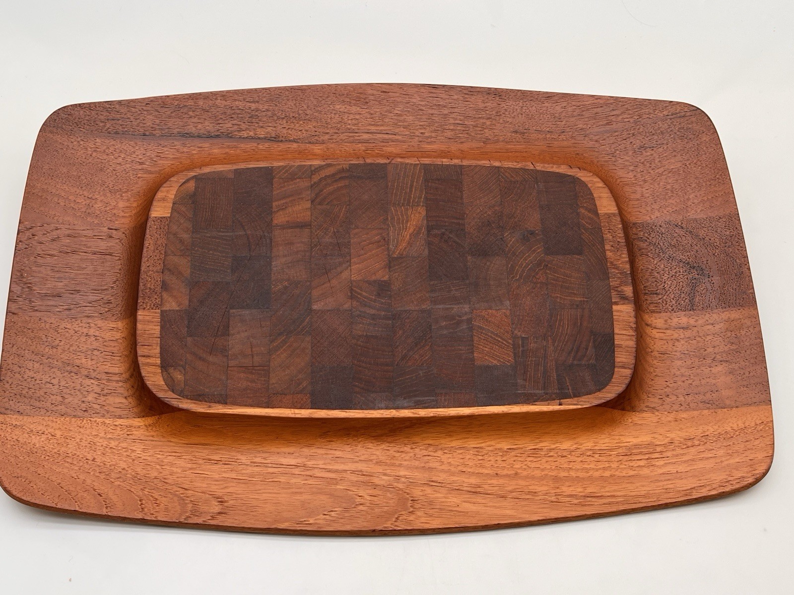 Large DANSK DESIGN IHQ Denmark Staved Teak Cutting Board Ducks Logo 18 x 12" MCM