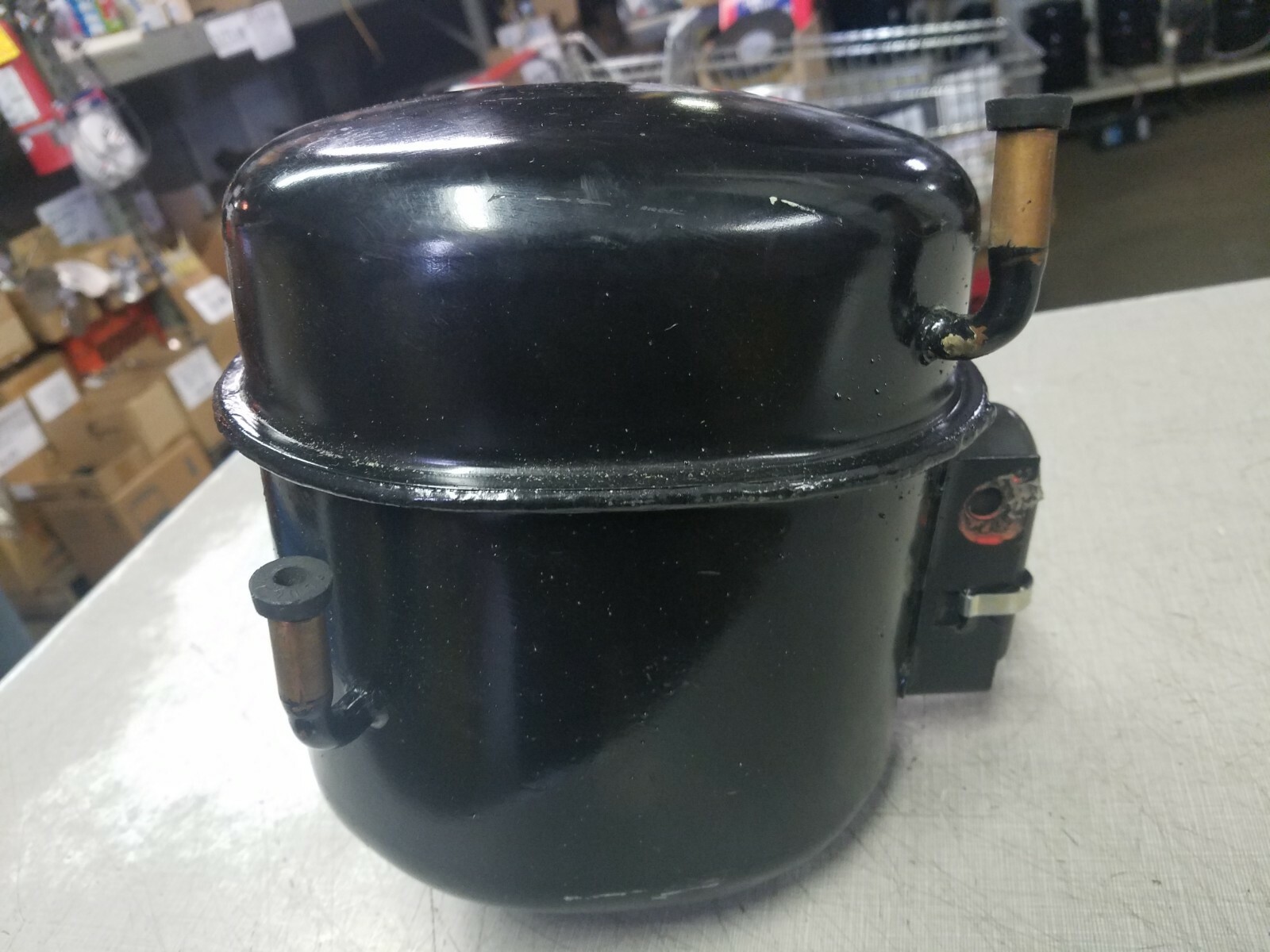 TECUMSEH (AE222AT-409) AE8458E 5,800 BTU 115/1/60 R-TWENTY-TWO RECIP A/C COMP