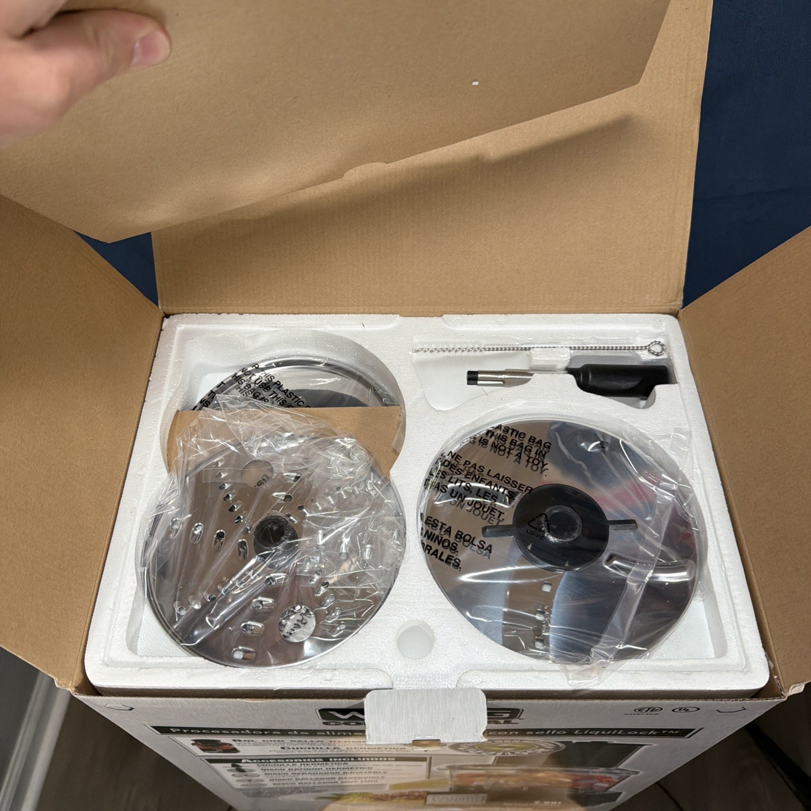 Waring WFP11S 2 1/2 qt 3/4 HP Continuous Feed Food Processor