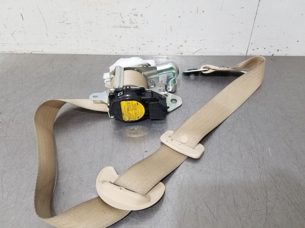 12 2012 LEXUS LS460 FRONT BUCKET SEAT BELT RETRACTOR BEIGE LEFT DRIVER