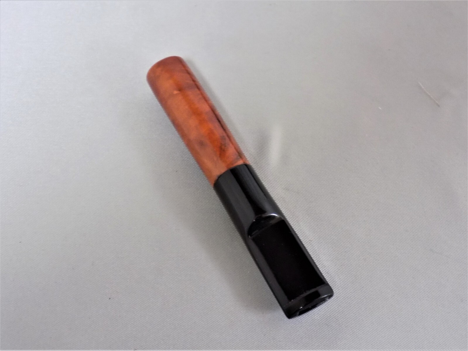 VINTAGE LORENZO ITALIAN BRIAR CIGARETTE HOLDER 3" SADDLE BIT ACRYLIC STEM NOS