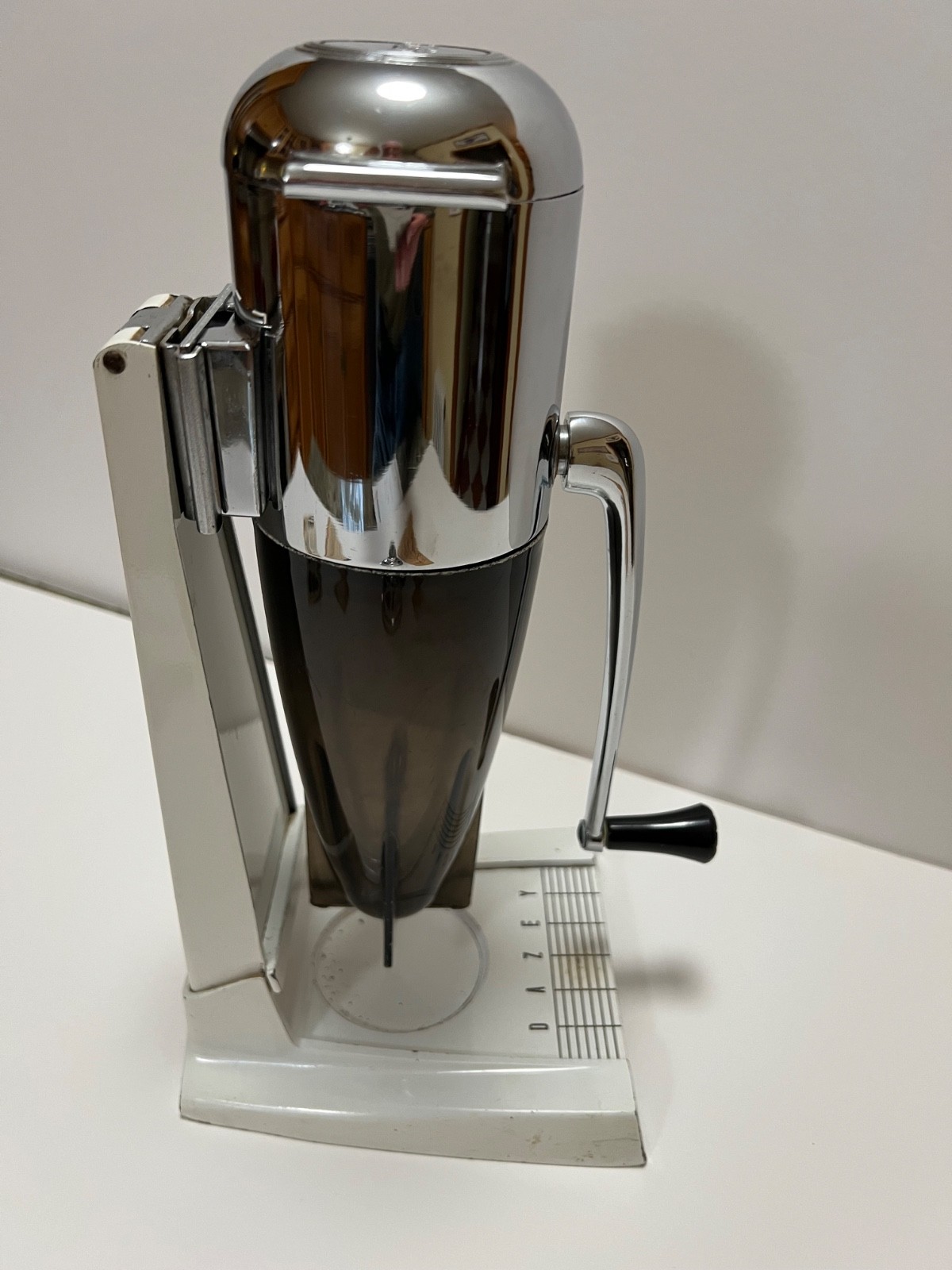 Amazing Chrome. "Dazy" Ice Crusher w/stand rare shaker top & wall Bracket