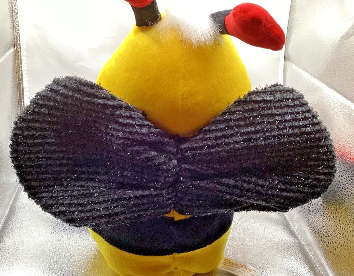 Dan Dee MTY International Animated Bumble Bee Sings "How Sweet It Is" t75