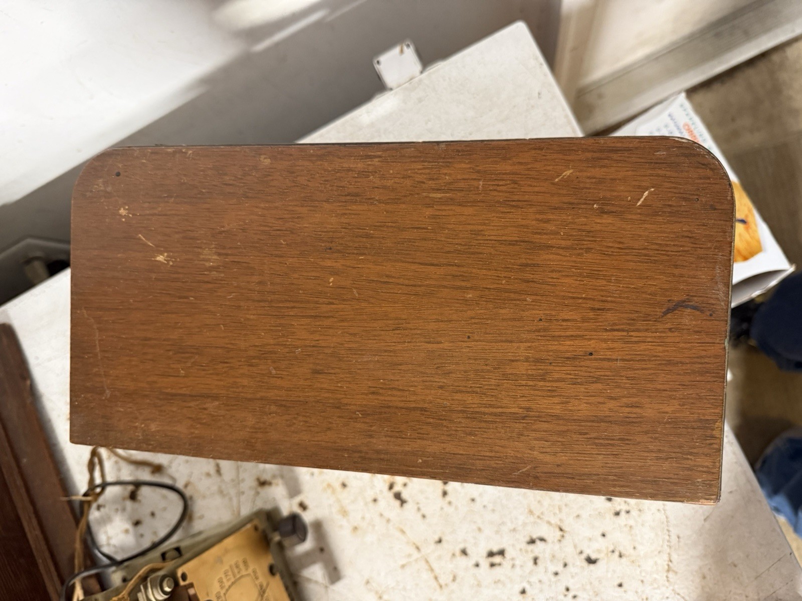 1939 PHILCO Radio model 39-7 push button tube wood tabletop