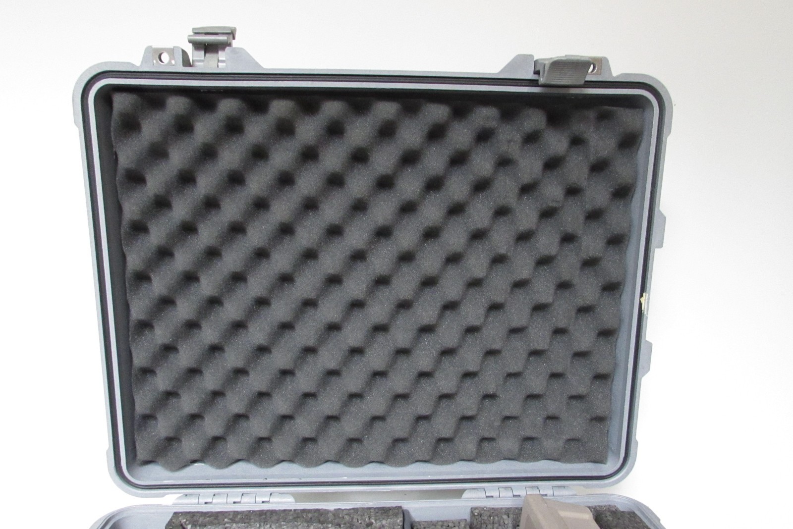 Pelican Anritsu 760-243-R Transit Rolling Hard Case On Wheels