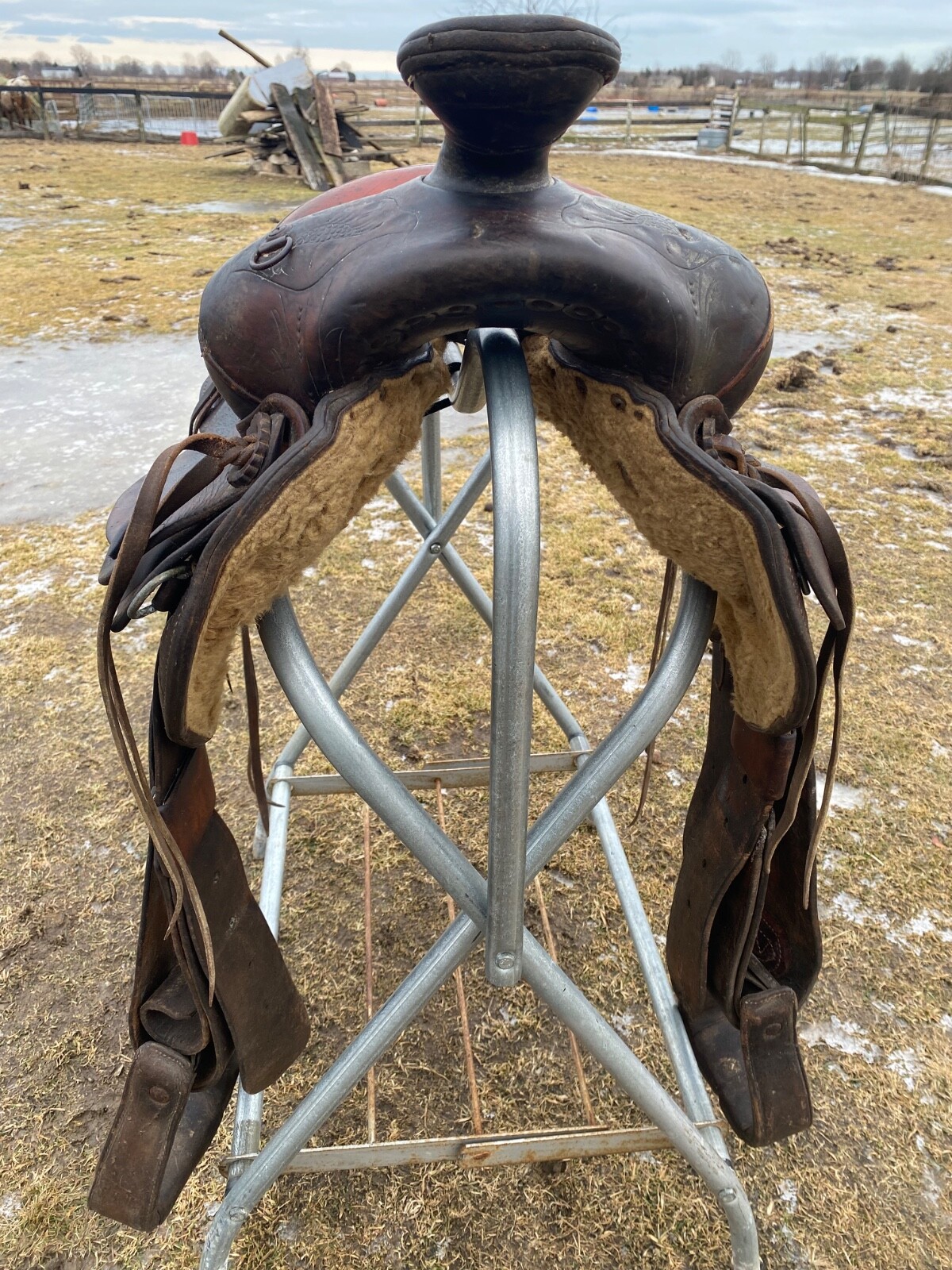 Used/Vintage 15" Simco Balanced Ride Western saddle