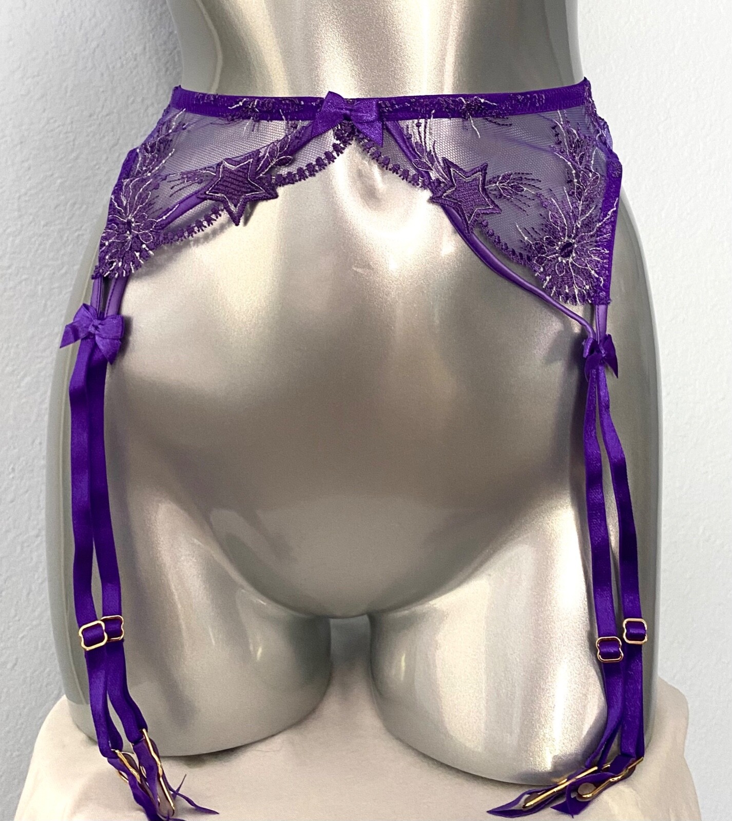 Victoria's Secret Garter Belt Nwt Very Sexy  Purple Silver Starstruck M / L