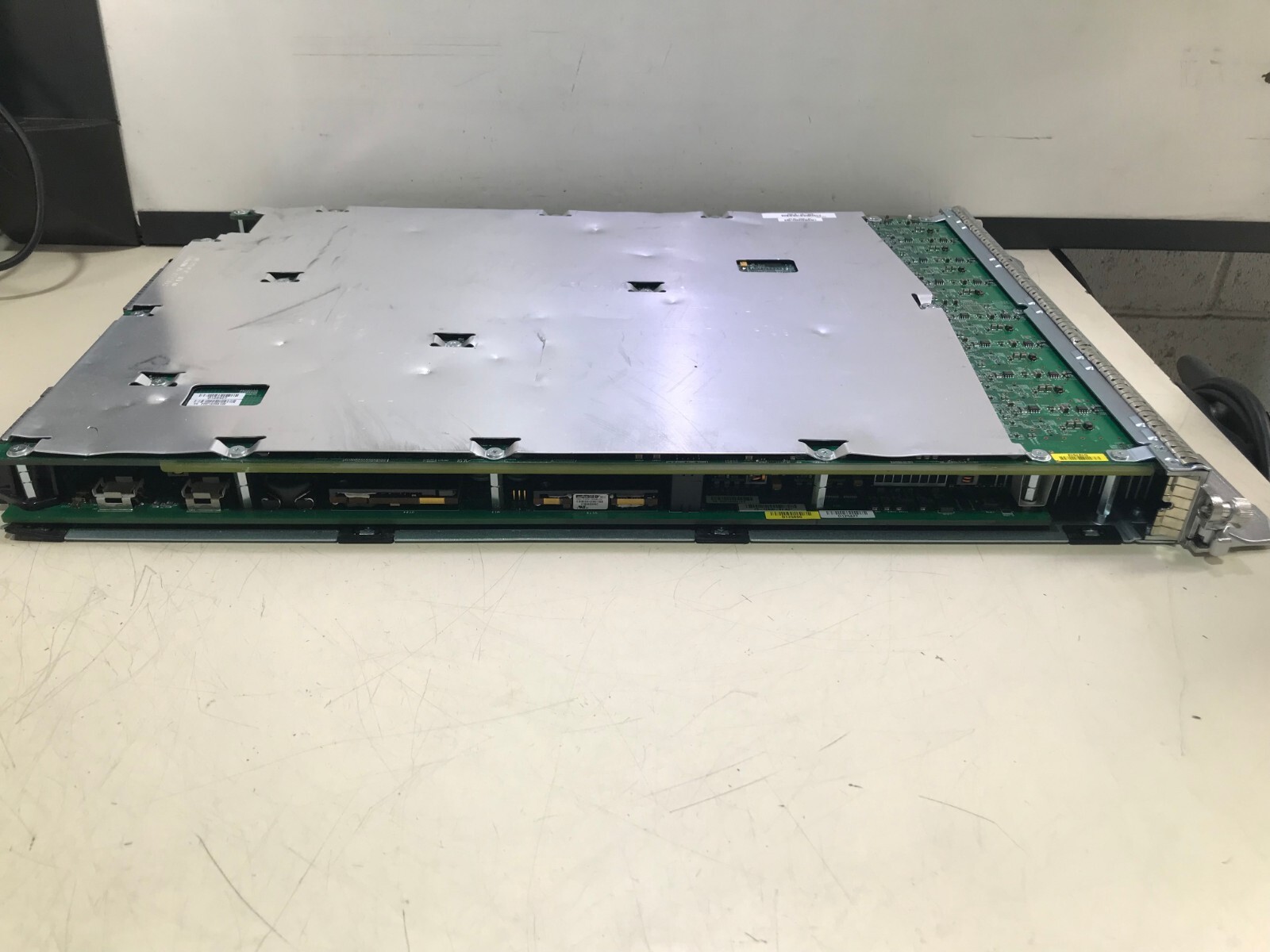 CISCO A9K-8T-B 8 PORT XFP 10 GIGABIT ETHERNET MEDIUM QUEUE LINE CARD IPU3AT4CTD