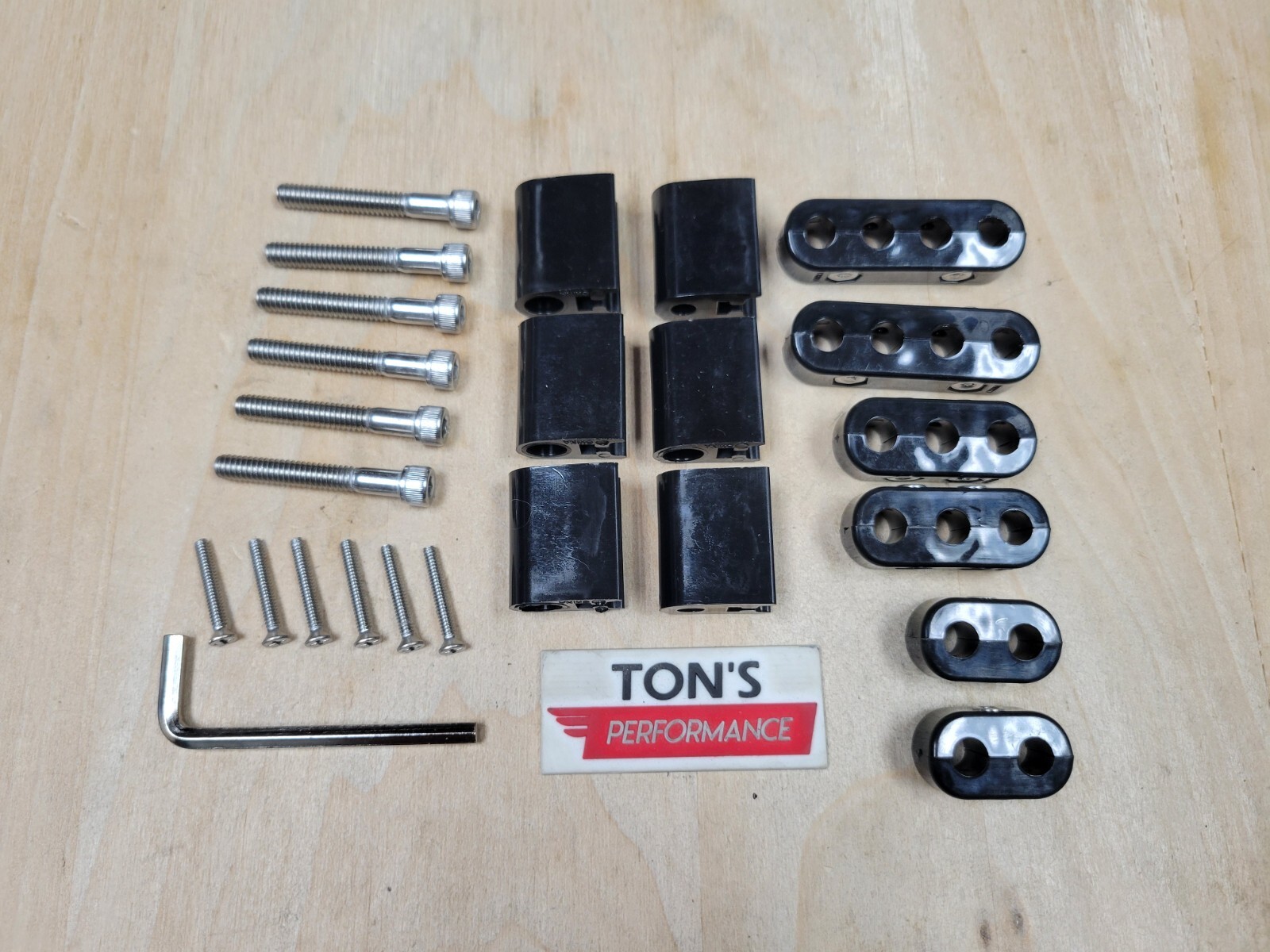 Bolt to Valve Cover V8 Vertical Wire Loom Kit 7-8mm Spark plug wire separator