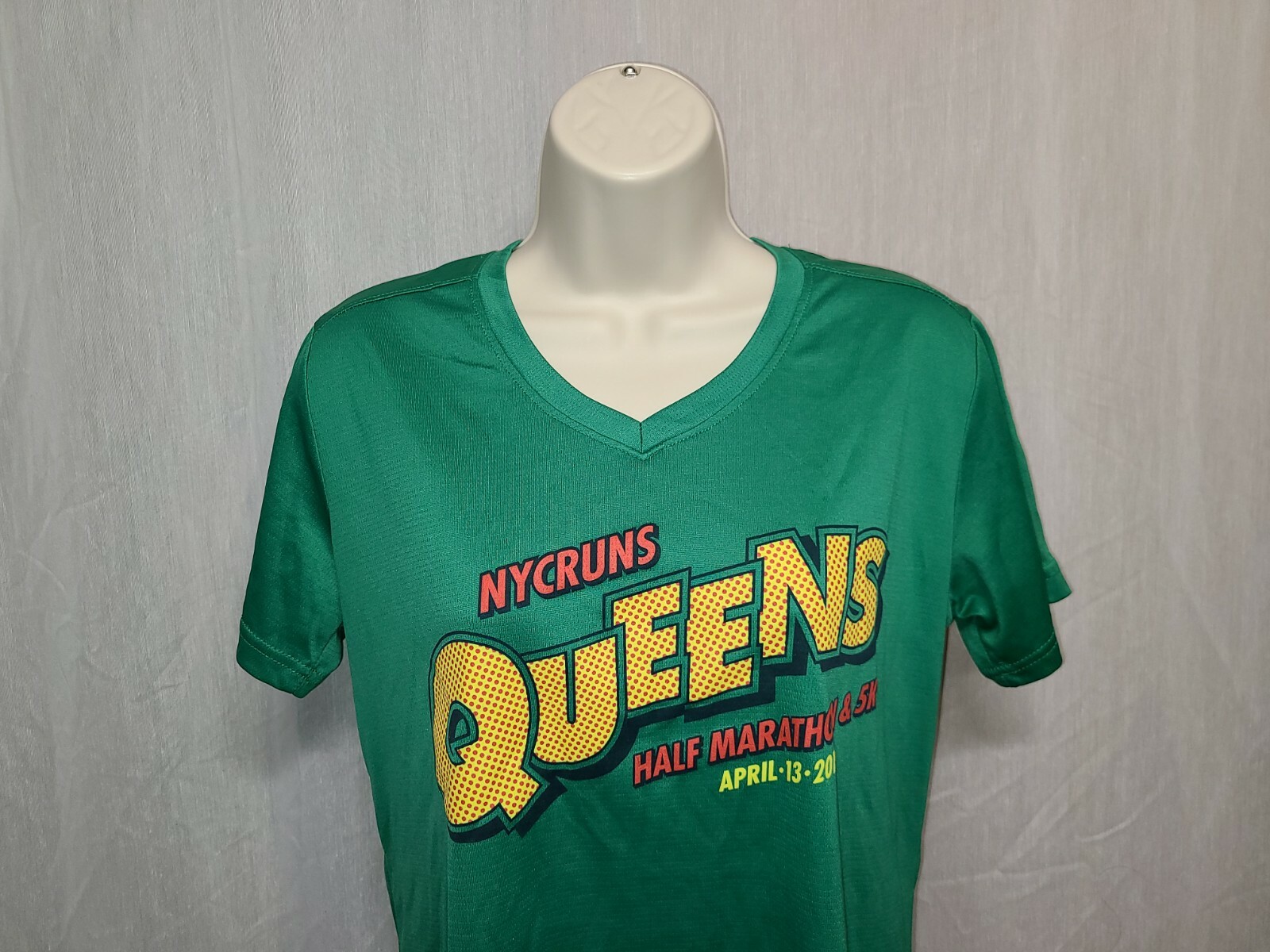 2019 NYC Runs Queens Half Marathon & 5K Womens Medium Green Jersey