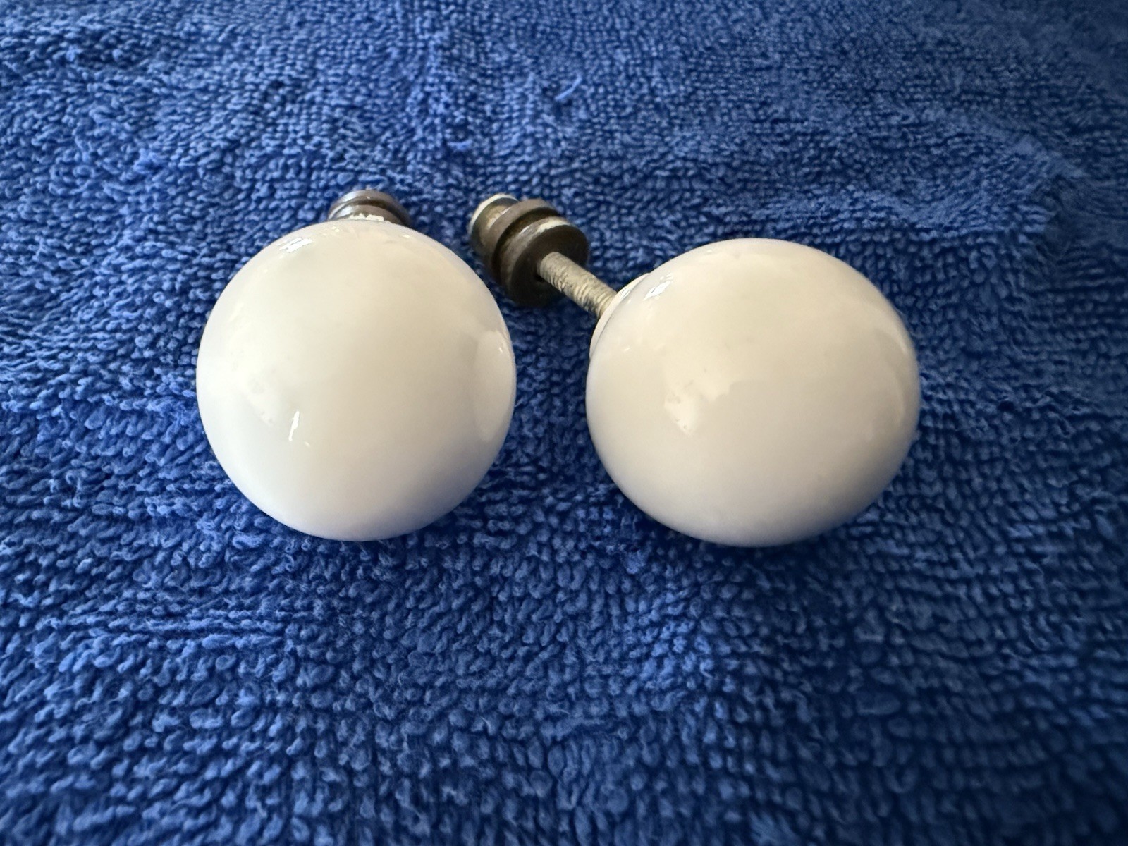 2 pcs. Vintage Drexel Declaration Knobs Pulls Kipp Stewart Porcelain / Brass