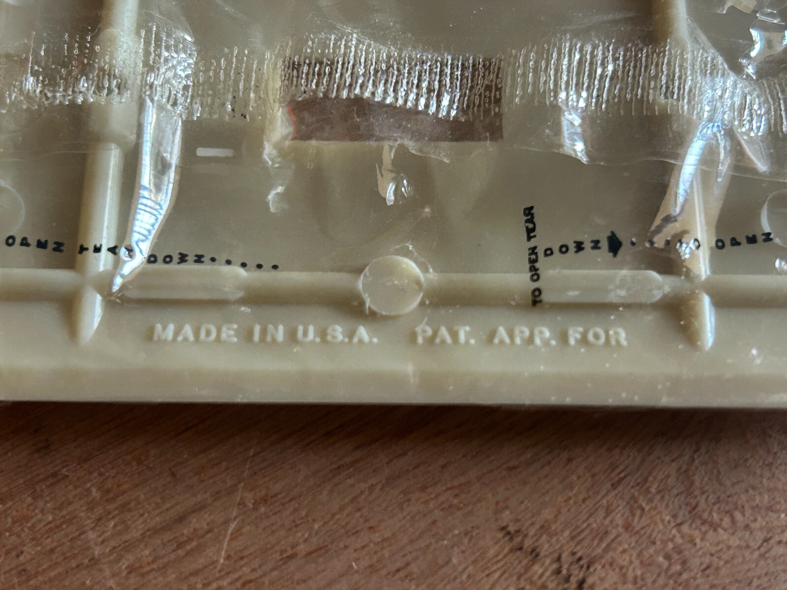 Sierra Single Toggle Switch Cover Wall Plate Lot 24 Ivory Ribbed Vtg Plastic NOS