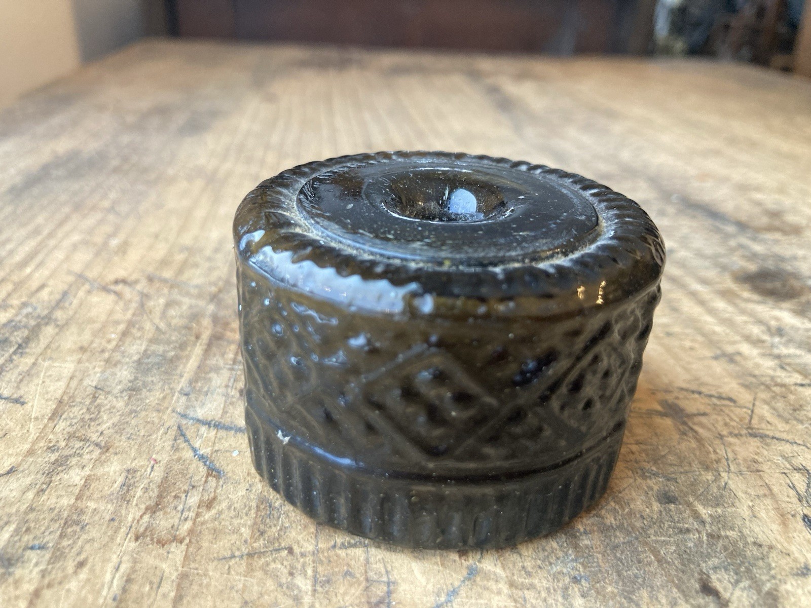 OPEN PONTIL 3 MOLD KEENE DIAMOND GEOMETRIC INKWELL  olive green