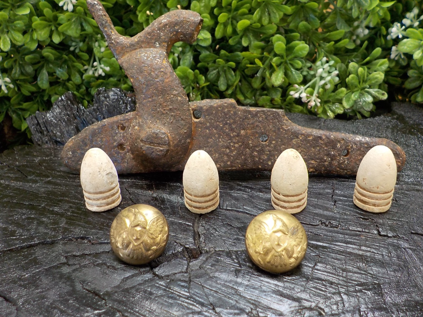 Old Rare Vintage Antique Civil War Relic Infantry Buttons Lockplate Bullets