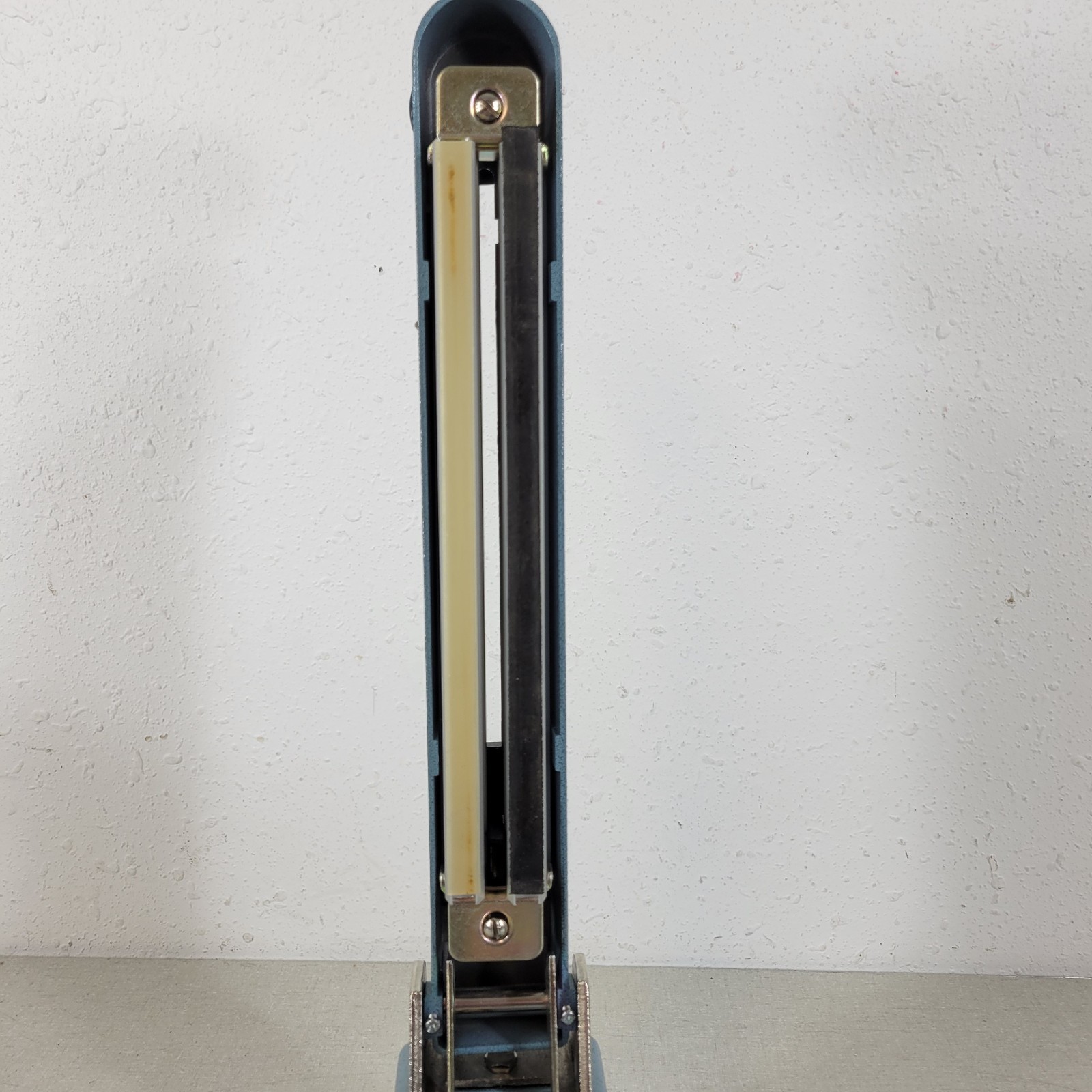 ULine Impulse Sealer KF- 200HC Poly-Bag Sealer with 8" Long Bag Cutter 120V