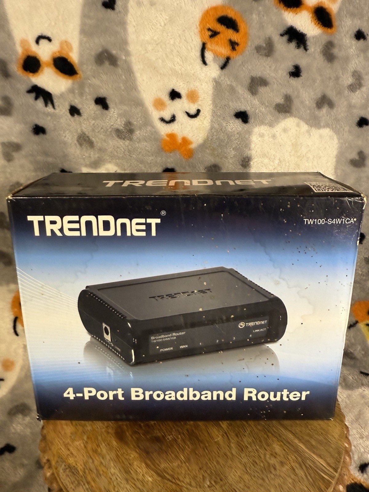 New TRENDnet TW100-S4W1CA 4-Port Broadband Router
