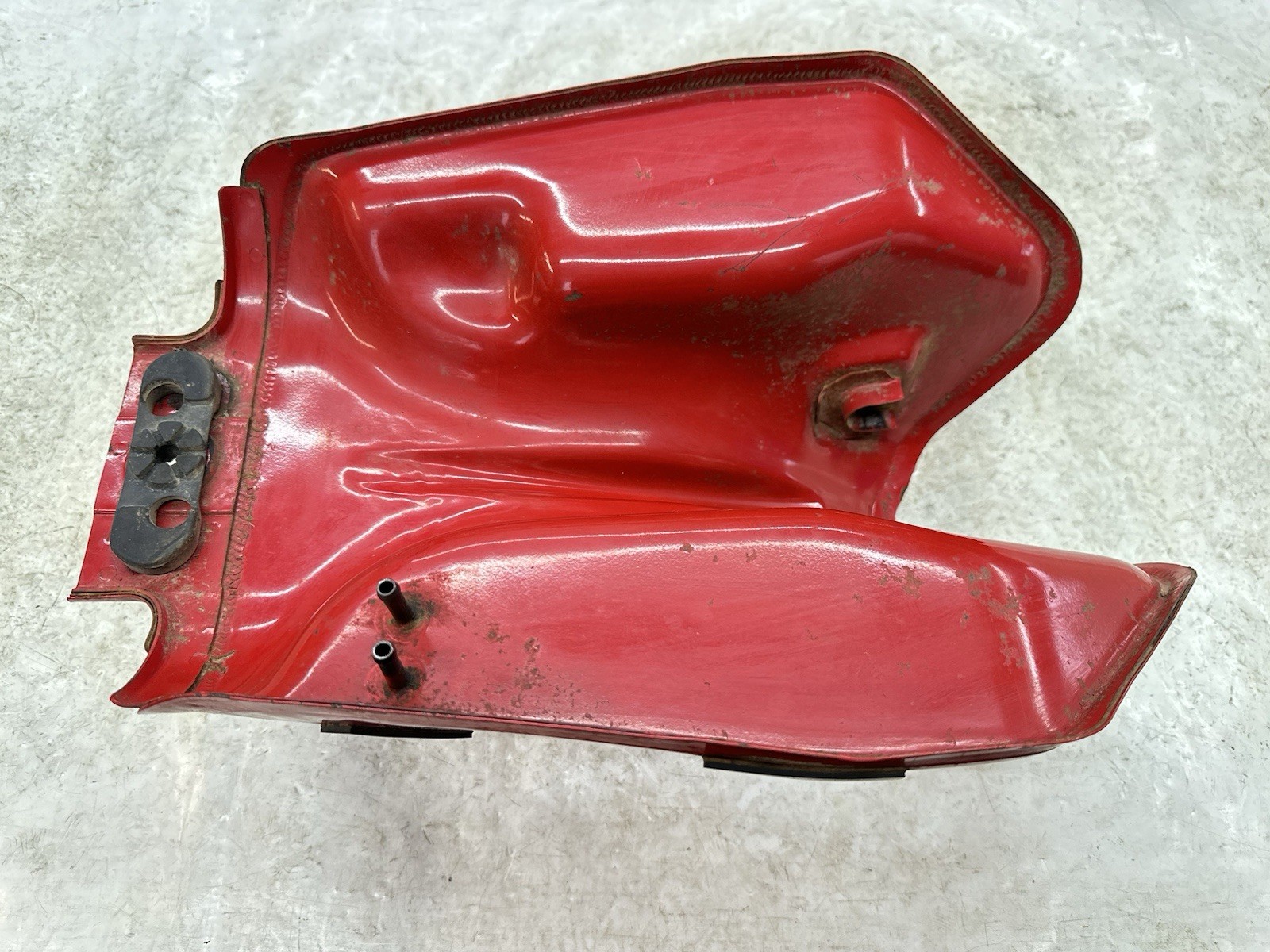 USED OEM 85 86 HONDA TRX 125 TRX125 FOURTRAX RED GAS FUEL TANK (CLEAN NO RUST!!)