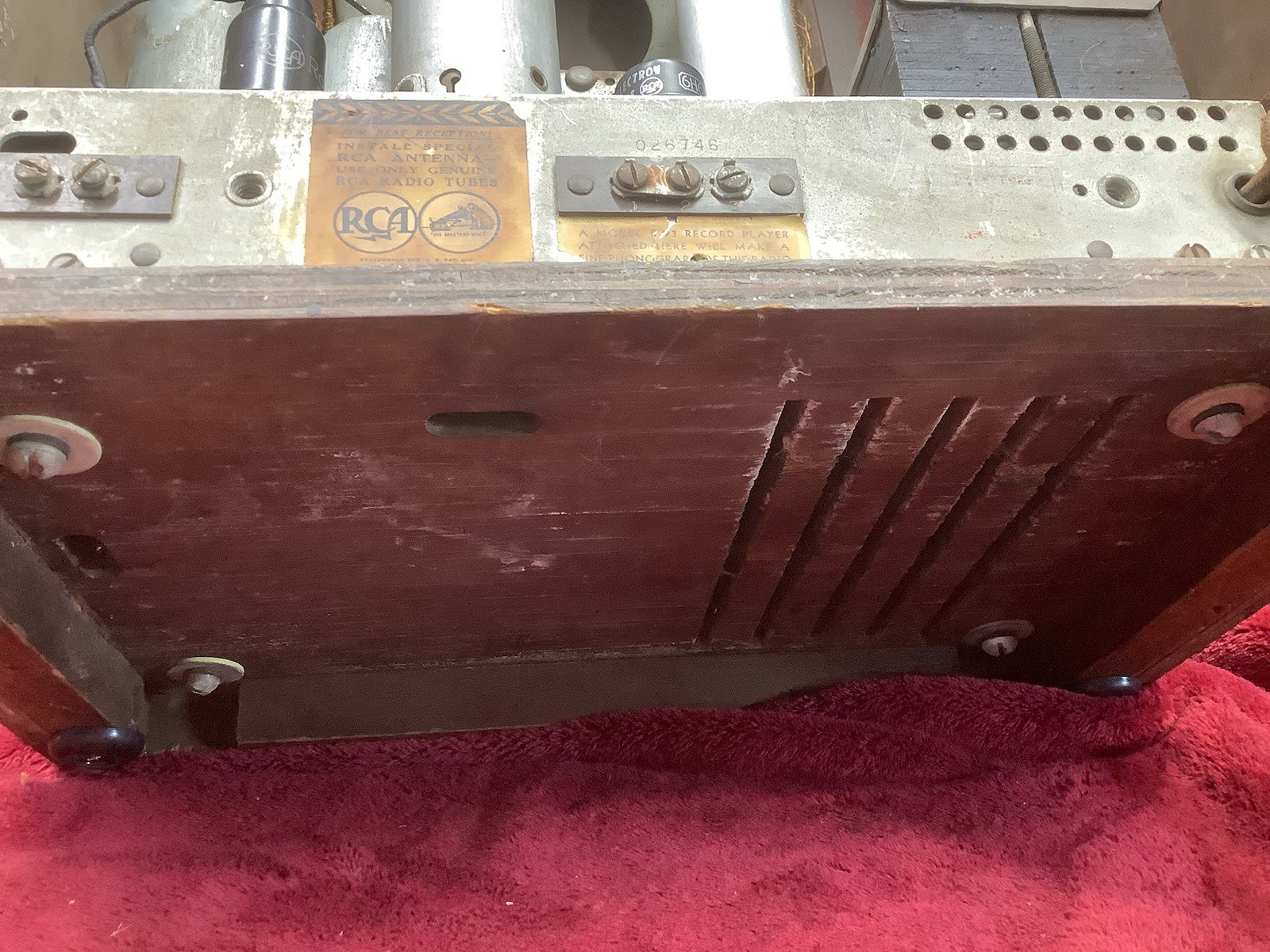 1936 RCA Model 6T2 Tube Type Tombstone Wood Radio Works Good Condition BC SW