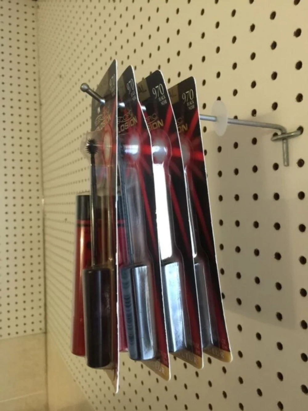 (250 Pack) Pegboard or Slatwall Peg Hook Product Stopper Retainer. 1" Nylon USA