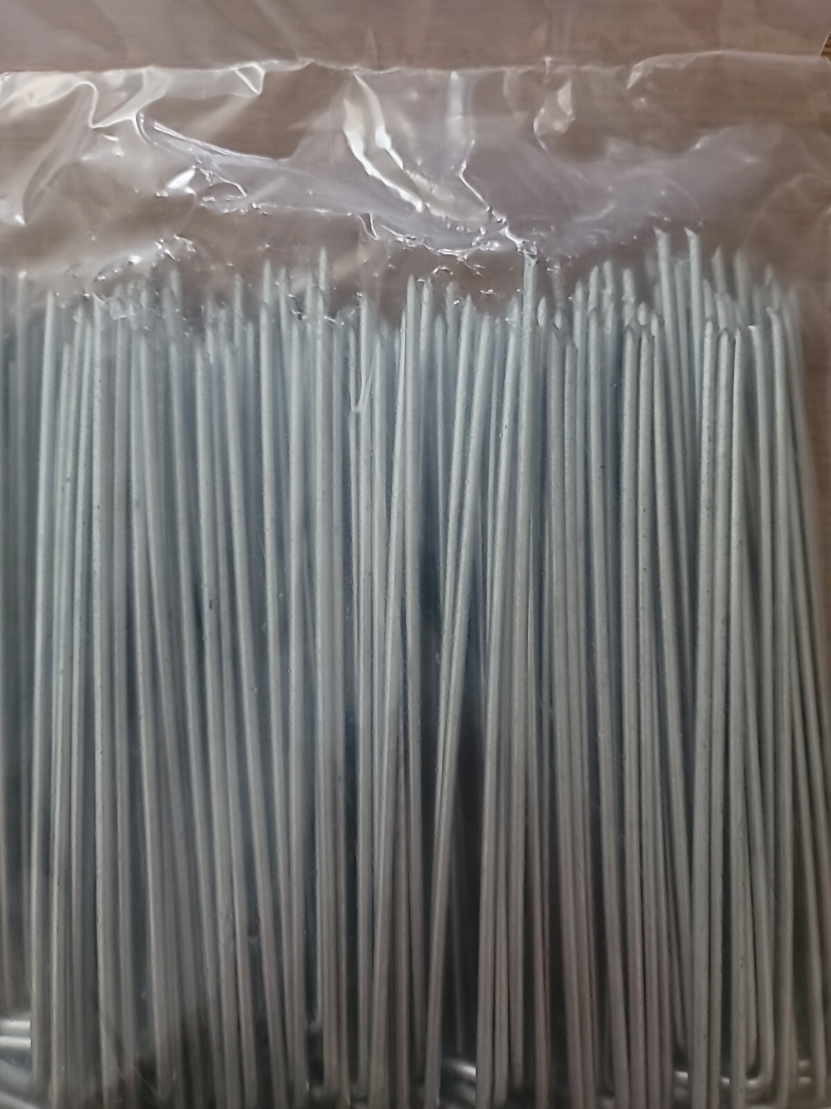 1000 pcs 11 Gauge 6" GALVANIZED Landscape Staples ~ SOD Fabric Pins - RUST FREE