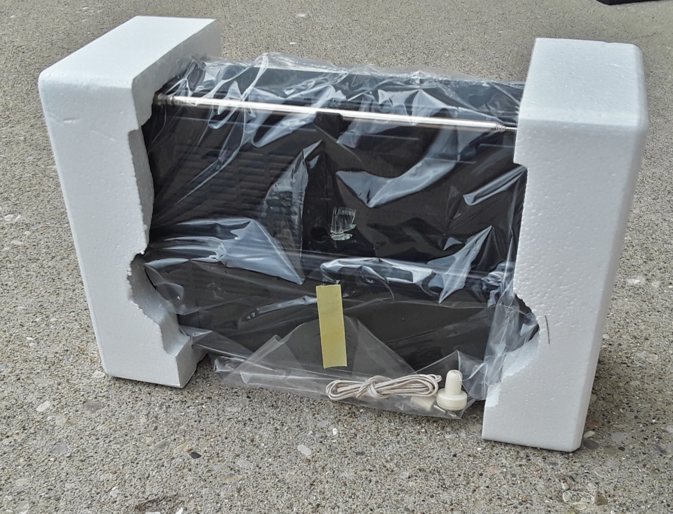 Vintage Panasonic RF-569 AM/FM Portable Radio New Sealed