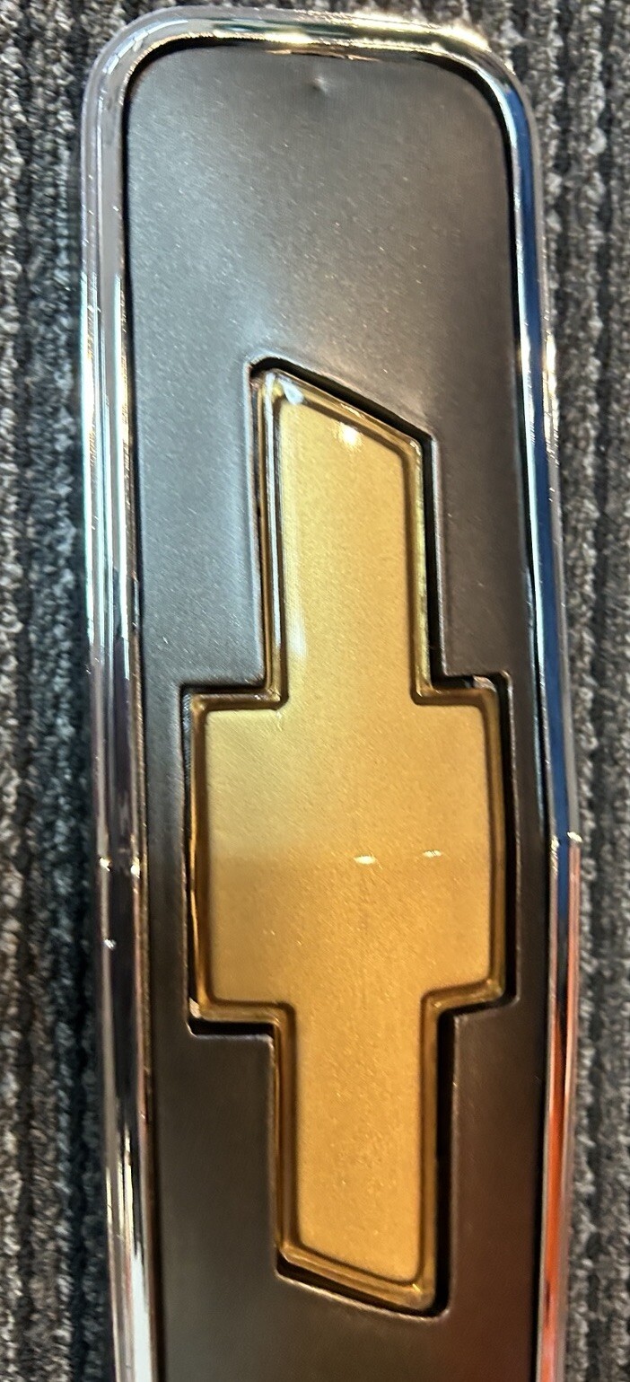 OBS CHEYENNE GRILLE EMBLEM