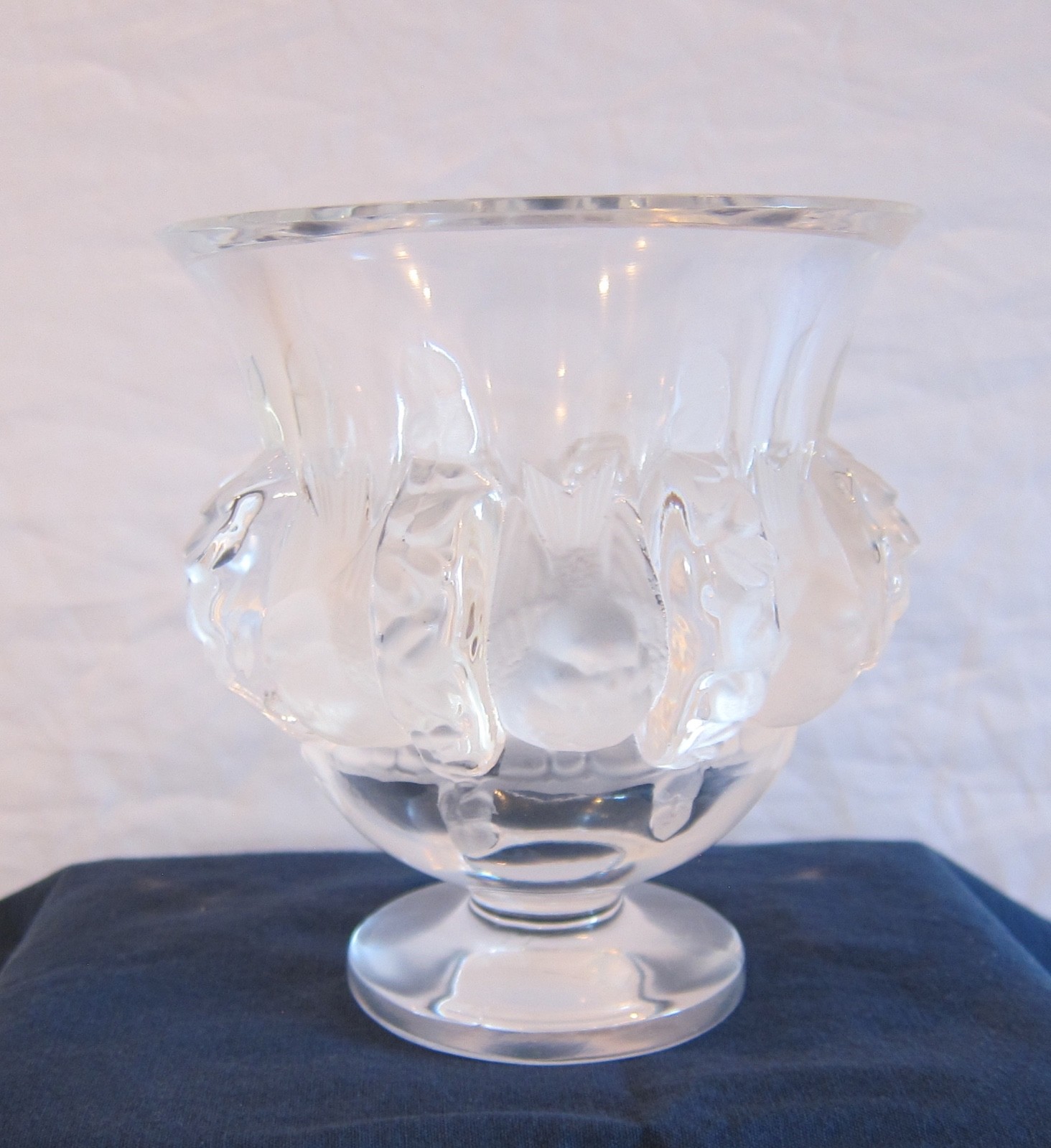 SIGNED Vintage Lalique Frosted Glass Satin Crystal Dampierre Bird Vase