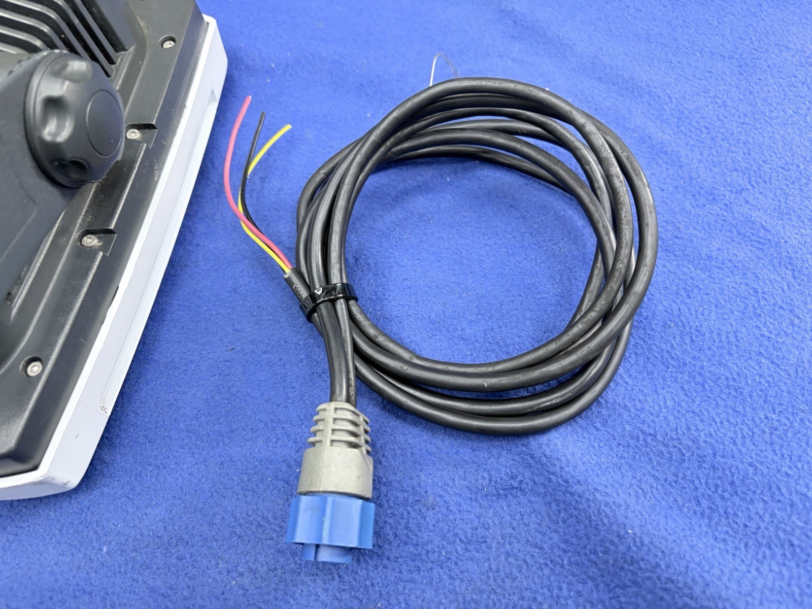 Lowrance HDS 8 Gen 1 Insight USA GPS Chartplotter Fish Finder Display W/ Mount