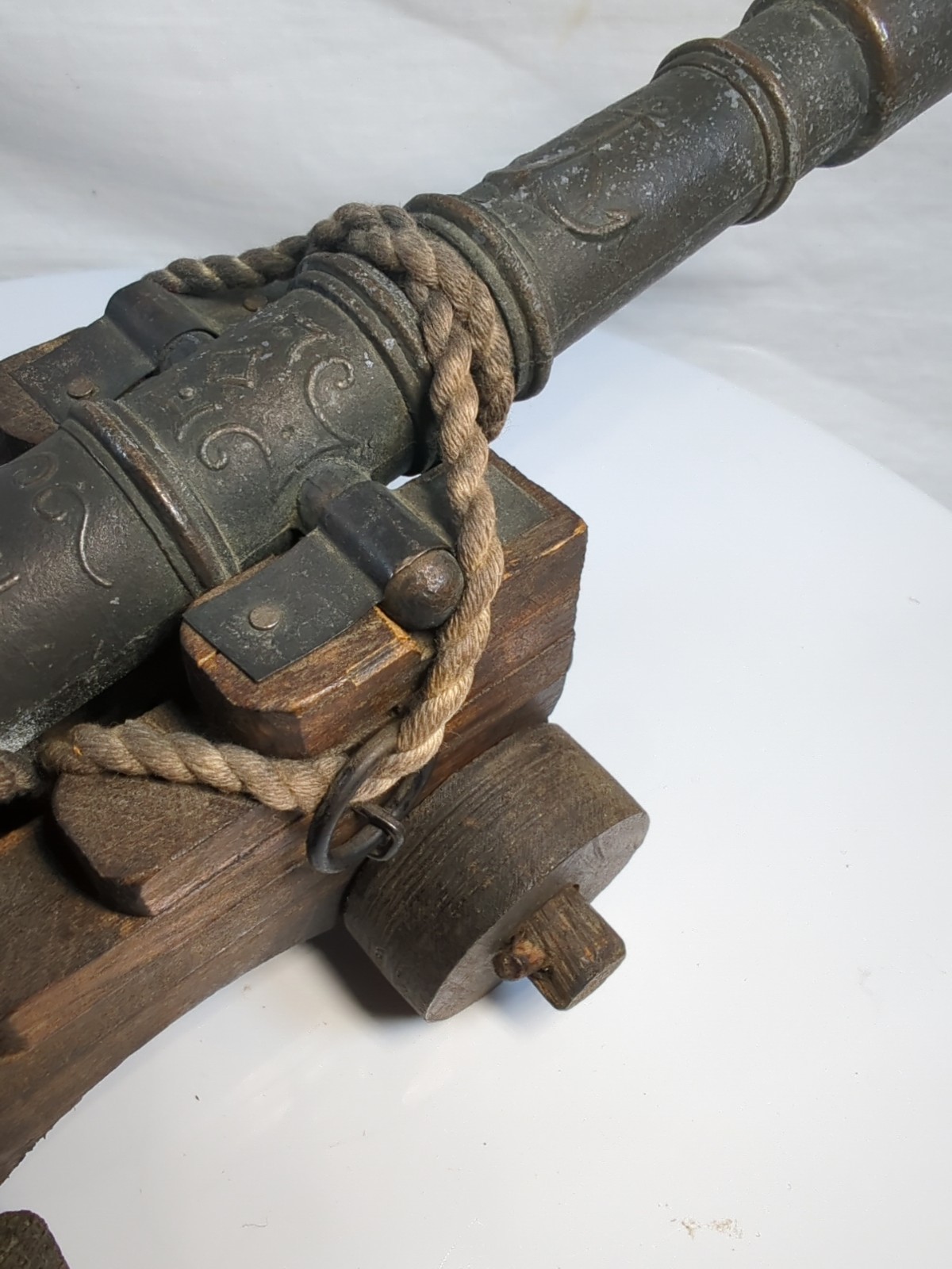 English Naval Cannon Replica XVII Century Cast Iron Oak Carriage NiceDetailing