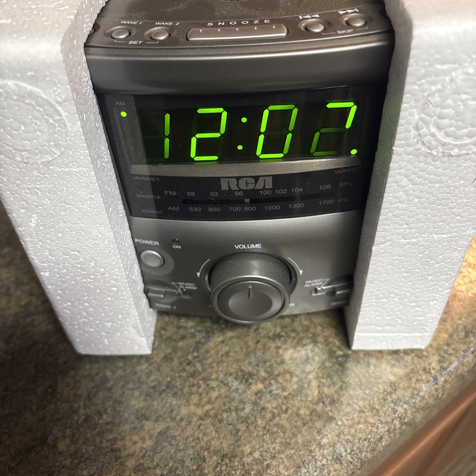 RCA Stereo CD Clock Radio RP3751A Dual Alarm AM FM Player Gray Compact Disc