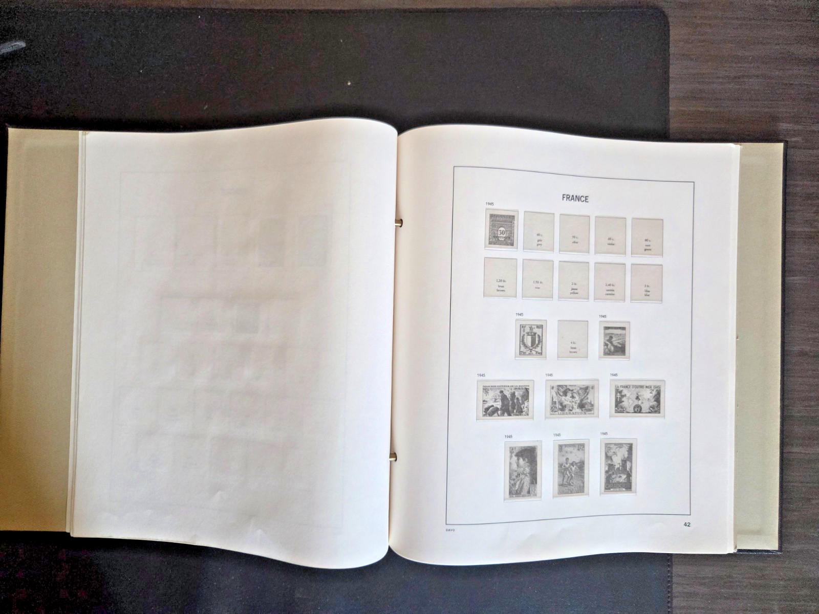 26052-France Davo Stamp Album Binder with Pages 1940-1950, NO Stamps