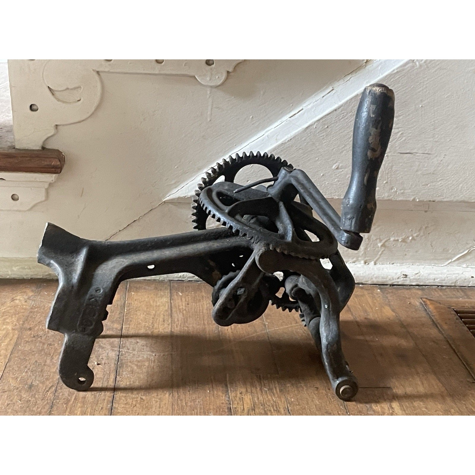 Antique Deering Blade Sharpener Grinder Farm Tool 3 Gears Cast Iron Steampunk