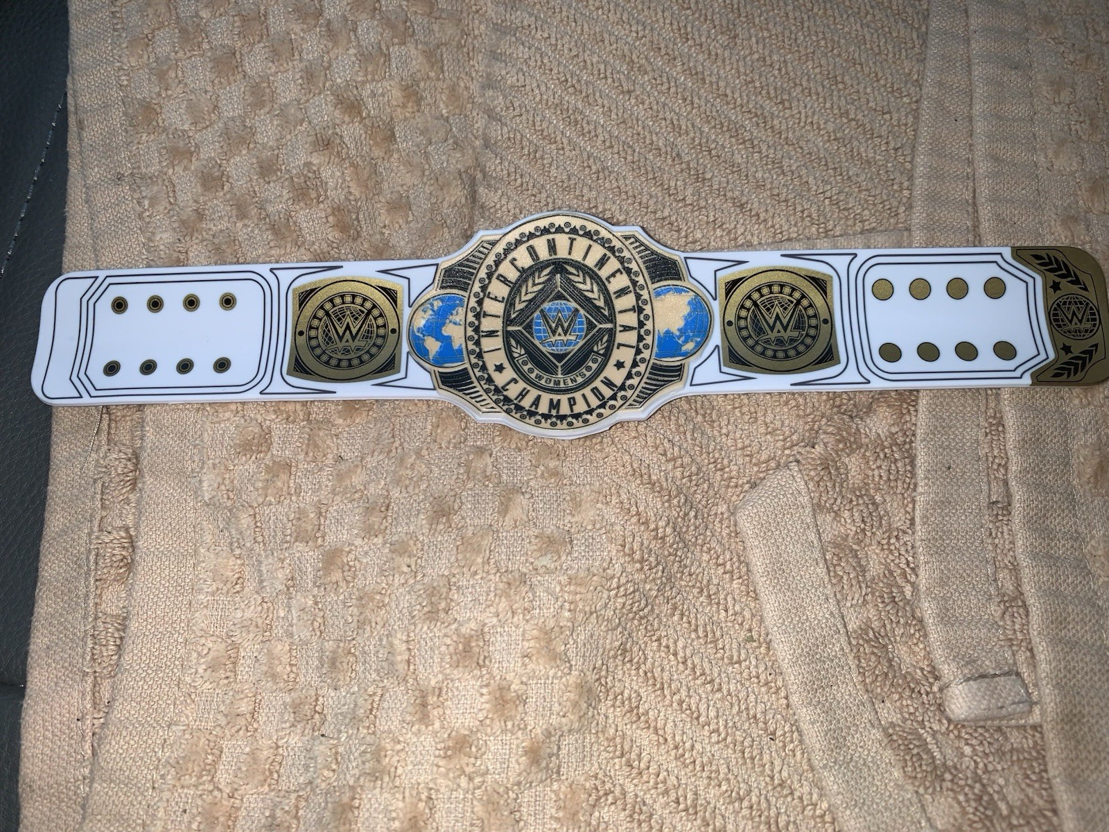WWE Slap Bands - Series 3 - Women’s Intercontinental CHAMPIONSHIP Title