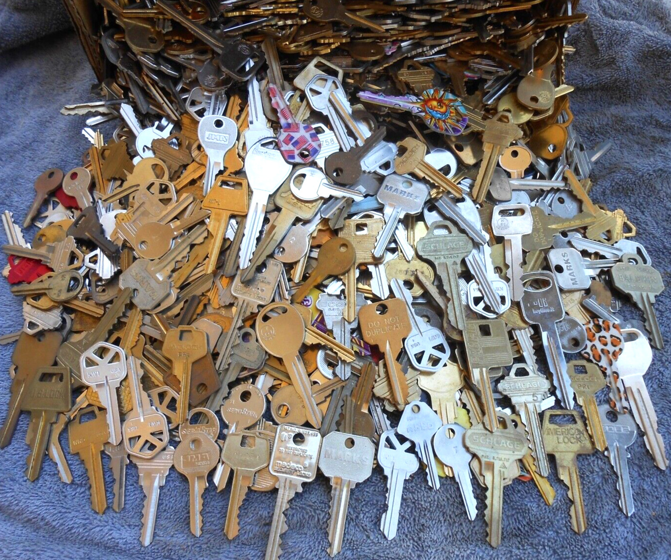 10 MIX Random  GOOD Assortment Different   Keys.   FREE SHIPPING!!!