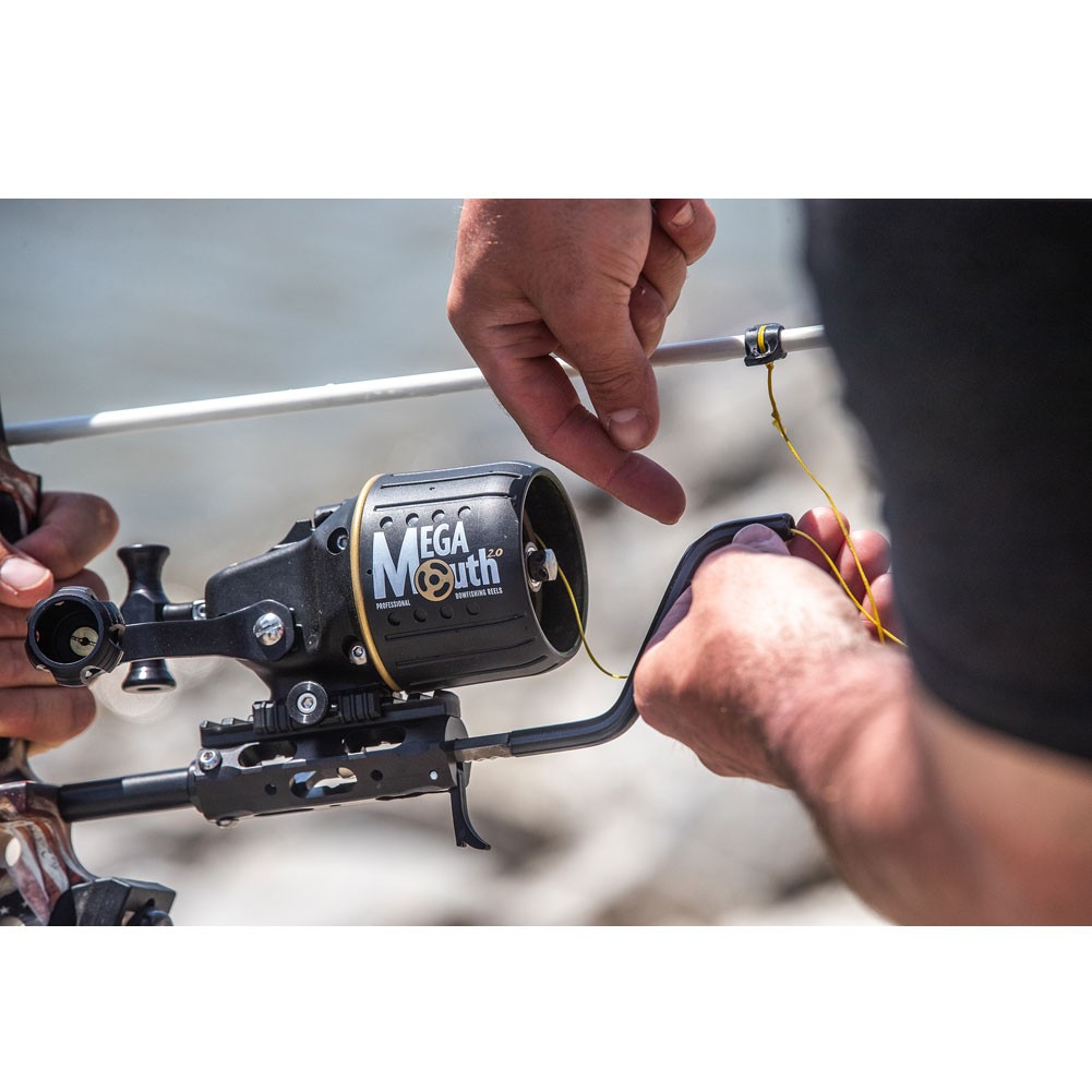 AMS BOWFISHING MegaMouth 2.0 Bowfishing Reel, Hex Through-Tube Rod, Mount