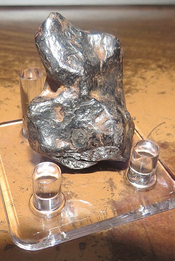 86 Gm . CANYON DIABLO IRON METEORITE AAA GRADE ARIZONA STAND METEORITE CRATER