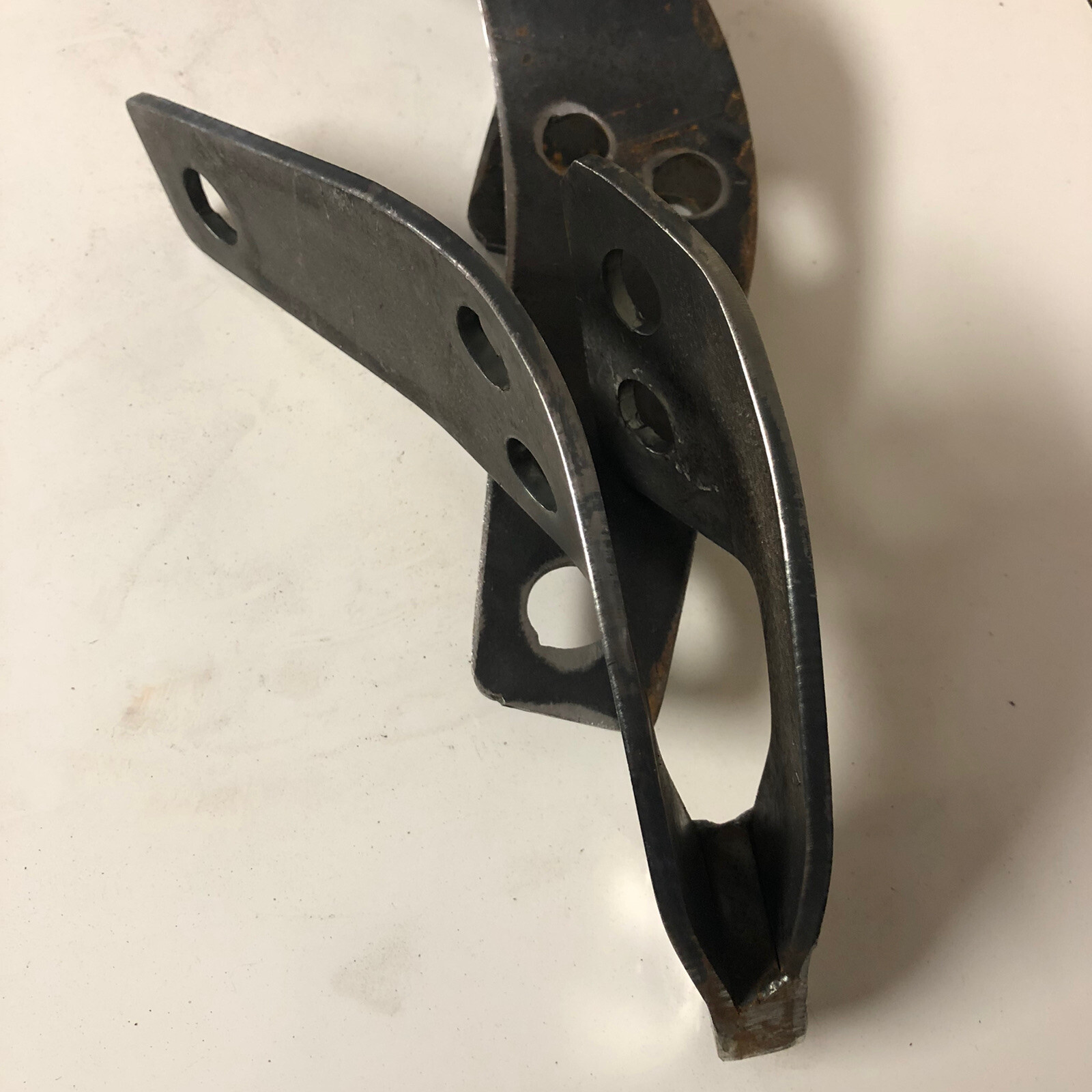 Freightliner Cascadia Hood Hinge Replacement for 17-15346-002 (Comes As Pair)